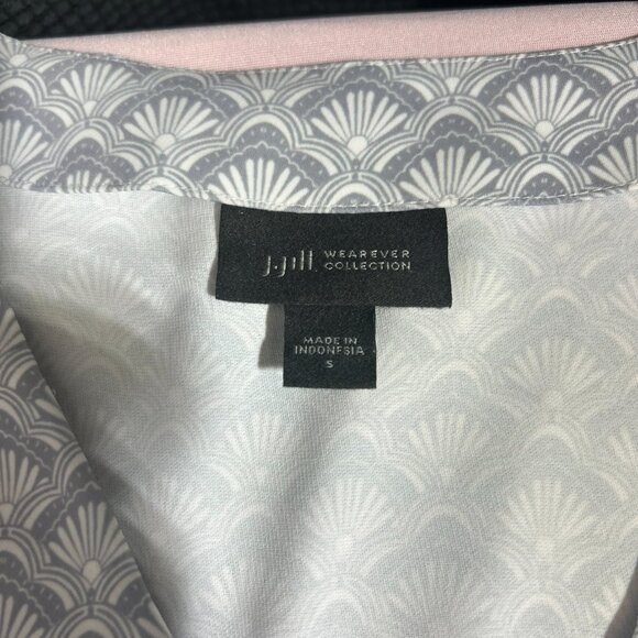 J Jill Ladie's Fitted Blouse Wearever Collection Size Small V Neck - Picture 3 of 5